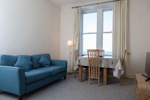 Apartamento 2 Bedroom Flat Sleeps 4 By The Shore