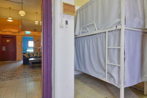 Roger�s Hostel Tel Aviv (age 18-45)