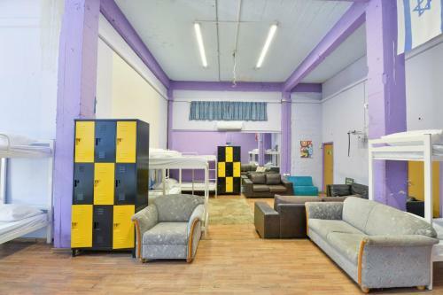 Roger�s Hostel Tel Aviv (age 18-45)