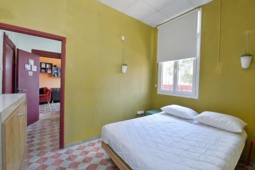 Roger�s Hostel Tel Aviv (age 18-45)