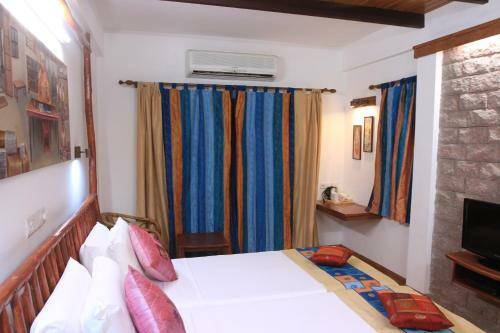 Hotel Kadambavanam Ethnic Village Resort