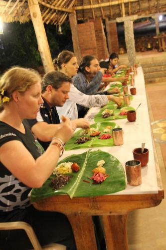 Hotel Kadambavanam Ethnic Village Resort