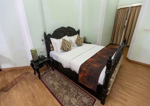 Hotel Mpt Rock End Manor, Pachmarhi