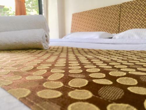 Bed & Breakfast 1 N 2 Bhk Service Apartment
