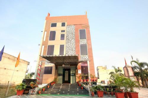 Oyo 26217 Hotel Gst Grand Plaza
