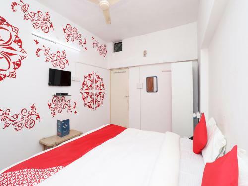 Hotel Oyo 27643 Happy Restaurant
