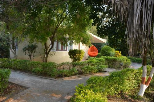 Hotel Acorn Hideaway Resort & Spa