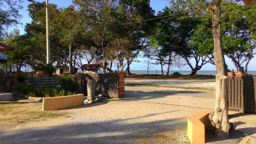 Hostal Cempaka Beach Resort