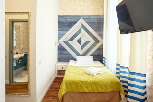 Mama Leone Hotel