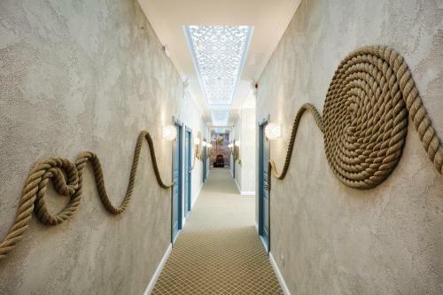 Mama Leone Hotel