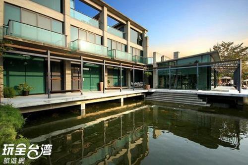 Erchuan Lakeside Cafe Guesthouse