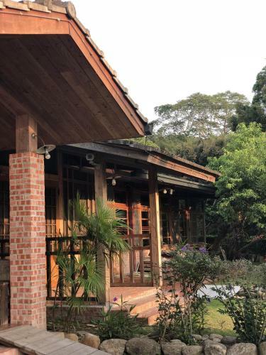 Jiji Village Villa B&B
