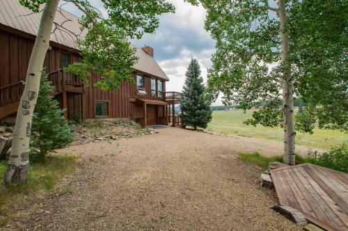 Ponderosa Lodge