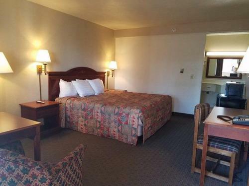 Attleboro Motor Inn