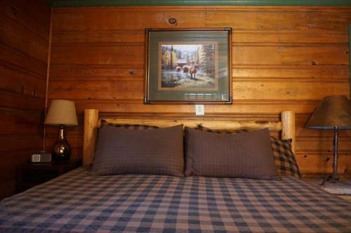 Shaver Lake Village Hotel
