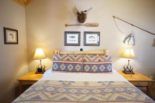 Shaver Lake Village Hotel