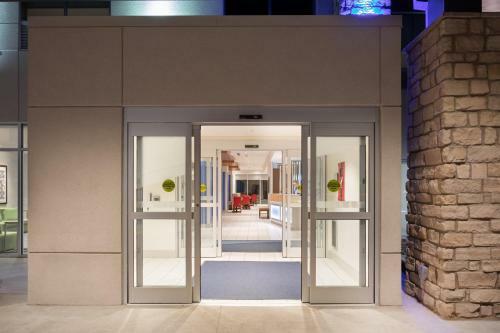Hotel Holiday Inn Express & Suites - Sterling