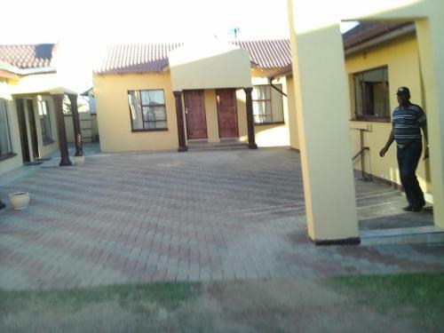 Hostal Guesthouse Benliza