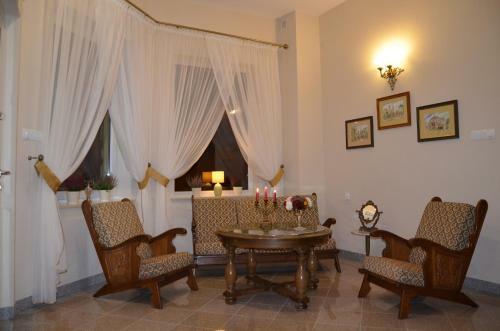 Hostal Go?ciniec Podkowa
