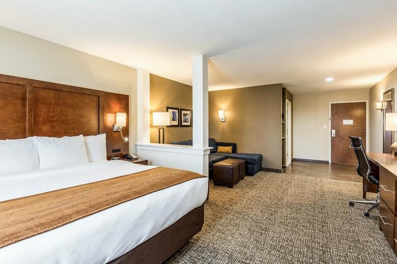 Hotel Comfort Suites