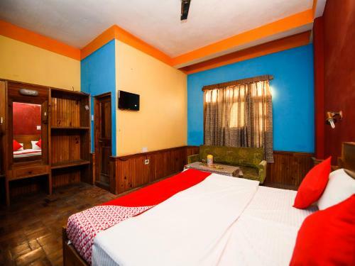 Hotel Oyo 26724 Mid Way Tourist Resort