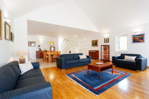 Zupa Villa Sleeps 6 Pool Air Con Wifi