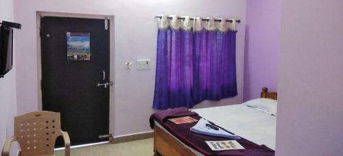 Lodge Sri Sai Suvarna Inn