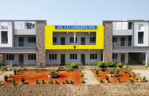 Lodge Sri Sai Suvarna Inn