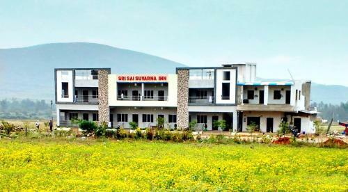 Lodge Sri Sai Suvarna Inn