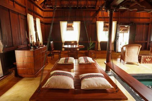 Hotel Vismaya Lake Heritage