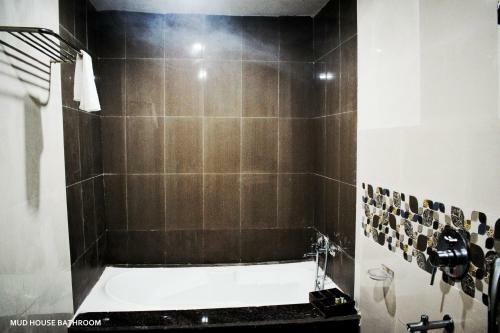 Hotel Royal Bamhni Holiday Resort
