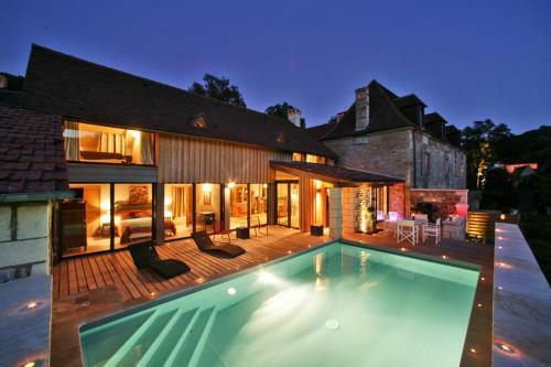 Saint-amand-de-coly Villa Sleeps 6 Pool Air Con