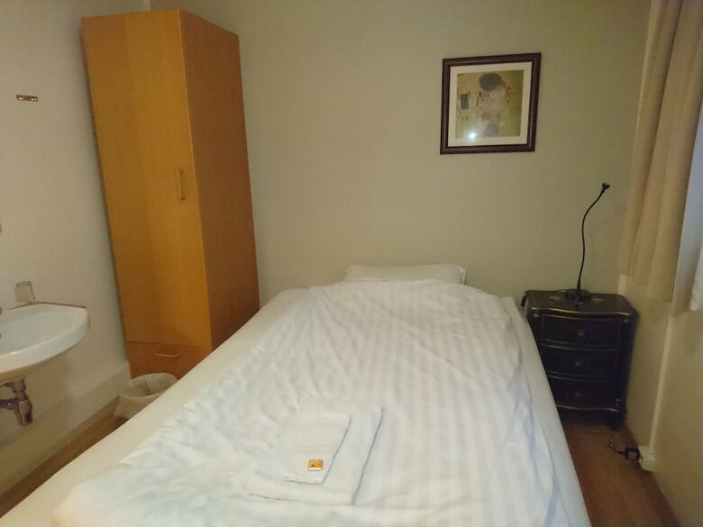 Hostal Alba Guesthouse