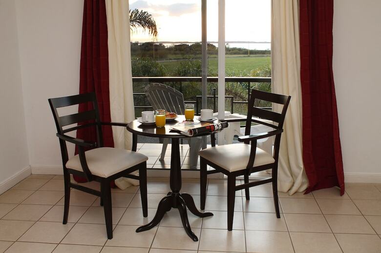 Brisas Del Lago Apart Y Hotel