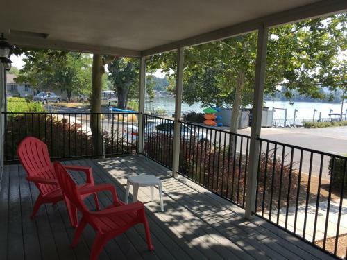 Hotel Clear Lake Cottages & Marina
