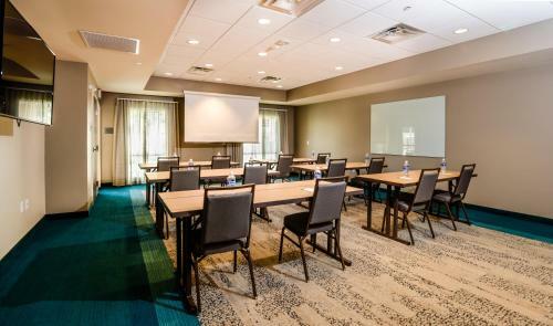 Hotel Courtyard By Marriott Lake Charles