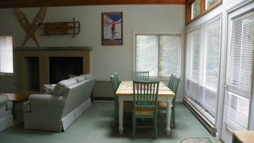 Deer Park 9, North Woodstock