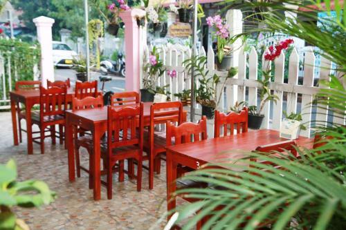 Bed & Breakfast The Art - Singharat Guest House
