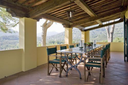 Arsina Villa Sleeps 12 Air Con Wifi
