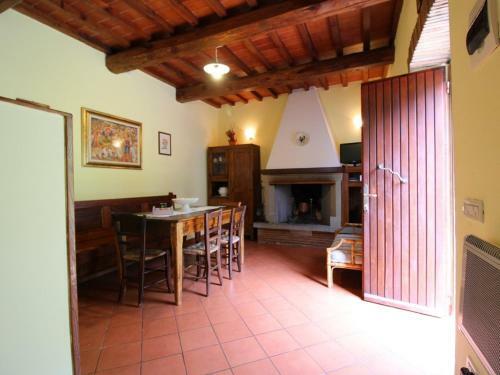 Castel Focognano Villa Sleeps 4 Pool Wifi