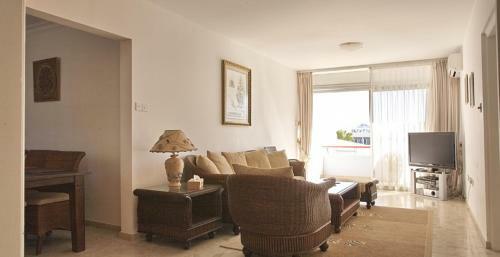 Amathusia Beach Apartment