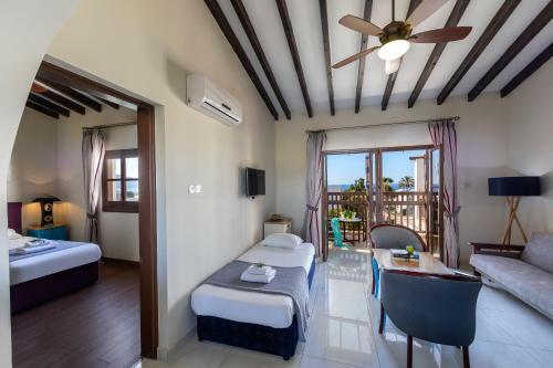 Hotel Latchi Family Resort