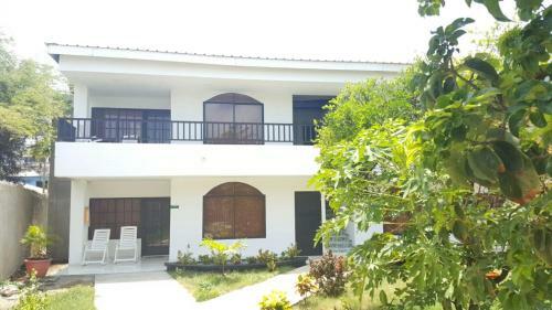 Apartamentos Turisticos Do�a Flor