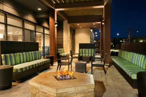 Hotel Home2 Suites By Hilton Milton Ontario