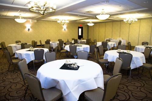 Holiday Inn Hotel & Suites Red Deer