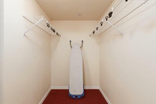 Cozy Apartment Near Minoru Park
