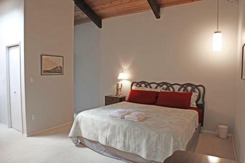 Four-bedroom Home In Broadmead 22
