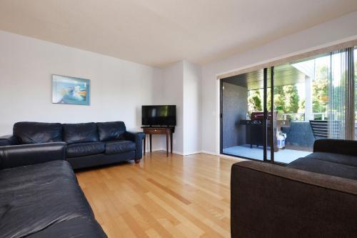 Hillside Area Brand New Apartment 20
