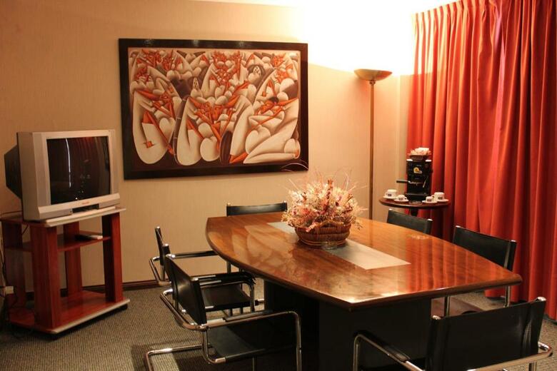 Howard Johnson Hotel & Spa San Pedro