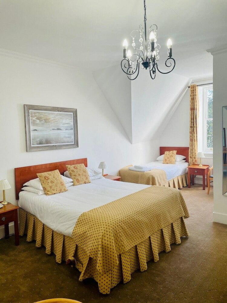 Ebury Hotel